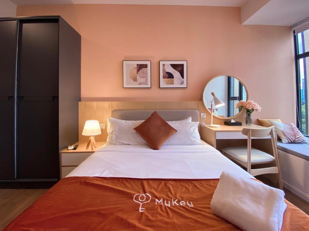 Ceylonz Suites By Mykey Куала-Лумпур Экстерьер фото A bedroom at Mukan