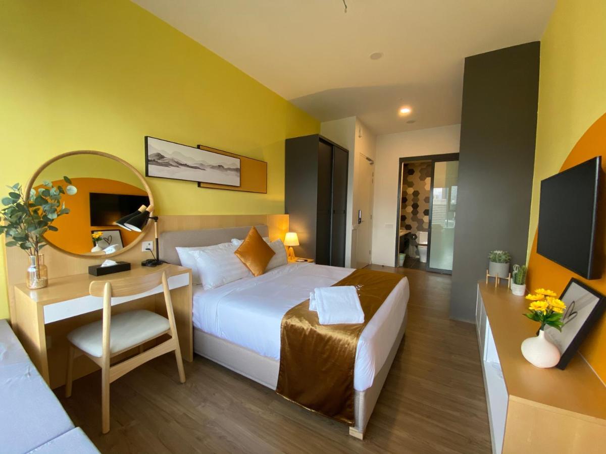 Ceylonz Suites By Mykey Куала-Лумпур Экстерьер фото A bedroom at the hotel
